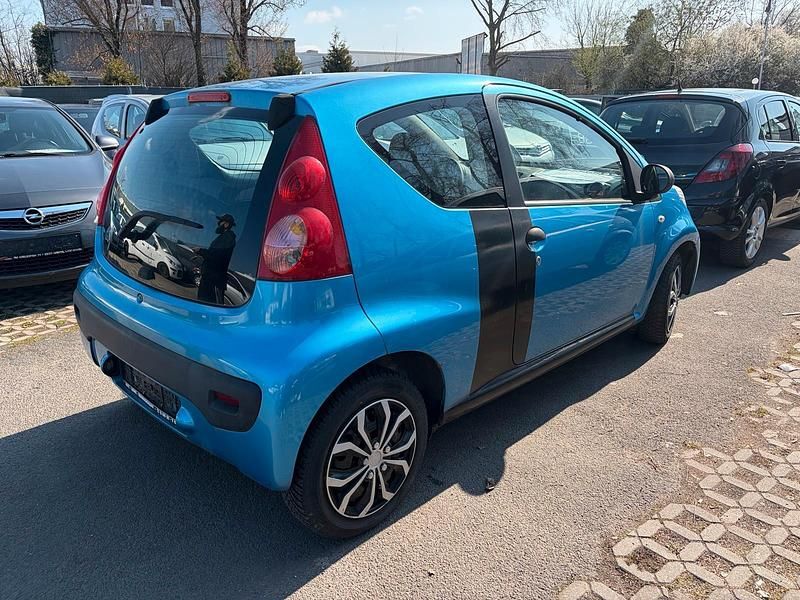 Gebraucht Peugeot 107 70 PS (51 kW) 2007 Blau Kleinwagen