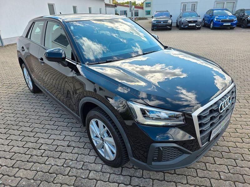 Gebraucht Audi Q2 Comfort 150 PS (110 kW) 2022 Brillantschwarz SUV