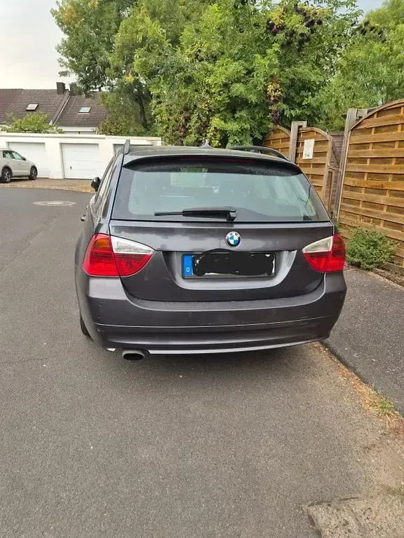 Gebraucht BMW 320 Performance 177 PS (130 kW) 2007 Grau Kombi