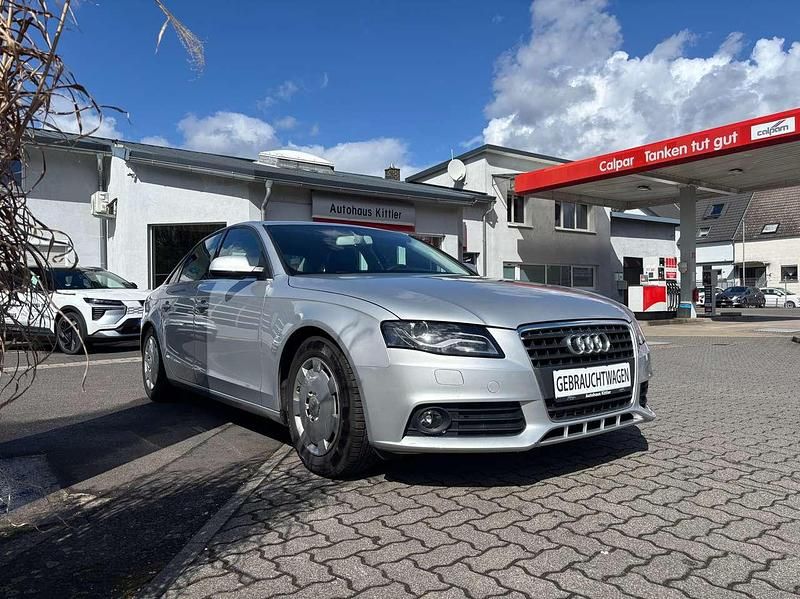 Gebraucht Audi A4 Ambiente 136 PS (100 kW) 2009 Eissilber Limousine