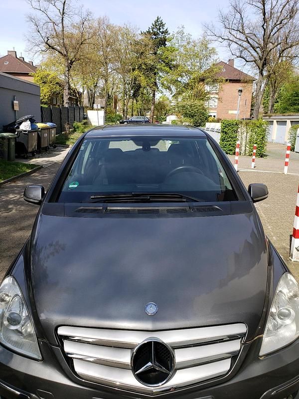 Gebraucht Mercedes B160 95 PS (69 kW) 2009 Grau Van / Kleinbus