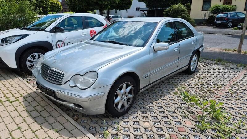 Silber Gebraucht 2001 Mercedes C240 Limousine | 1.000 € - Bild 1/4