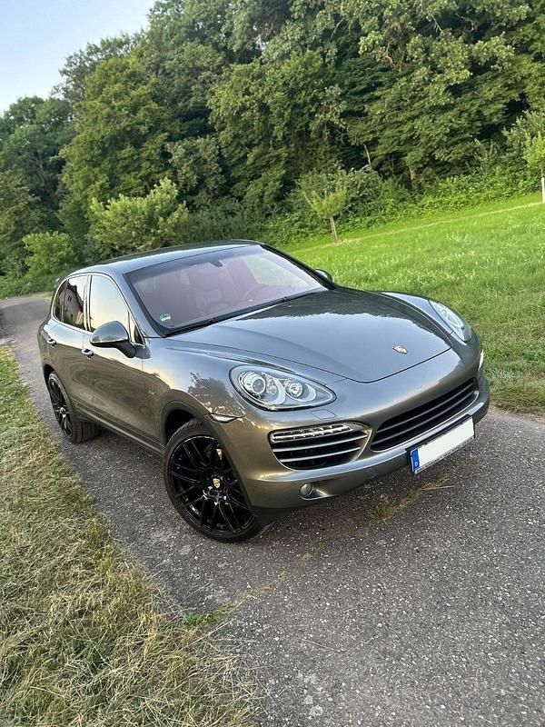 Grau Gebraucht 2012 Porsche Cayenne SUV | 25.000 € - Bild 1/4
