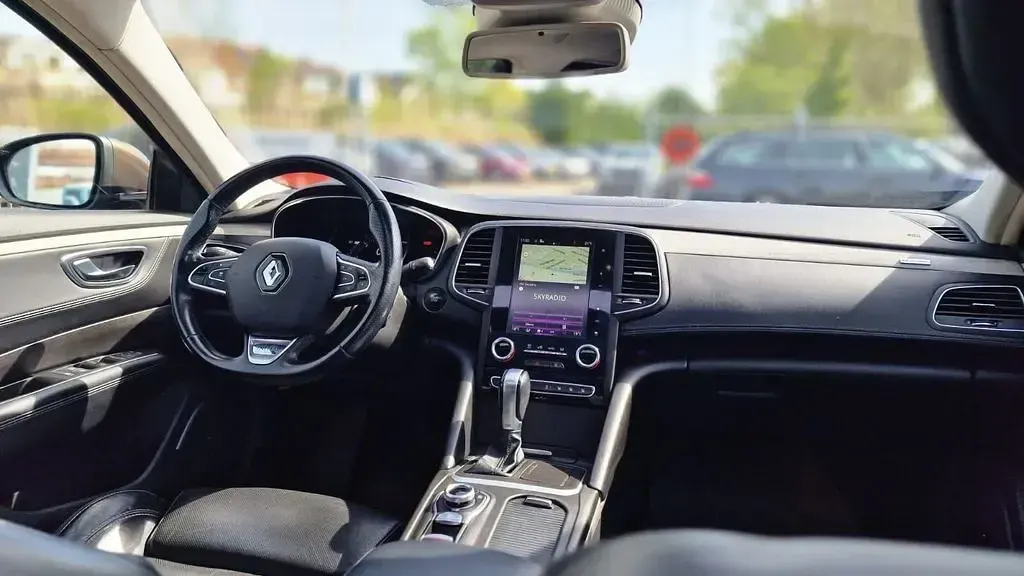 Gebraucht Renault Talisman Initiale Paris 160 PS (117 kW) 2017 Braun Kombi