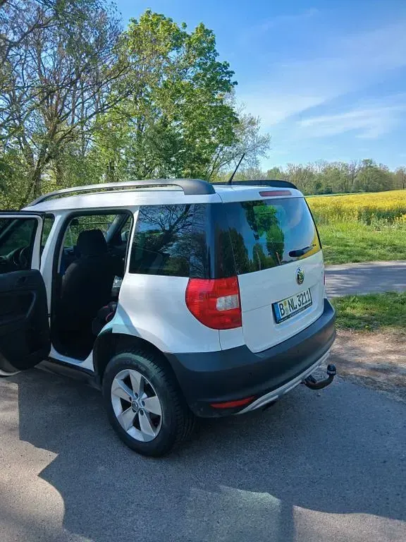 Gebraucht Skoda Yeti 105 PS (77 kW) 2011 Grau SUV