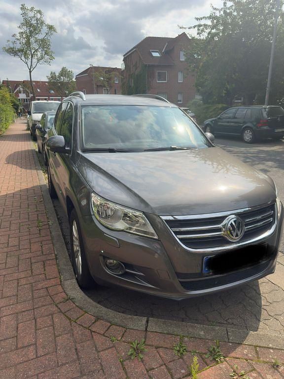 Grau Gebraucht 2011 VW Tiguan Team SUV | 9.000 € (Fairer Preis) - Bild 1/4