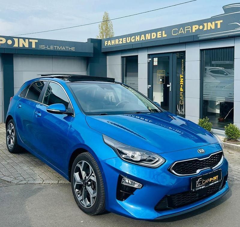 Usado Kia Ceed 140 HP (102 kW) 2018 Azul Citadino