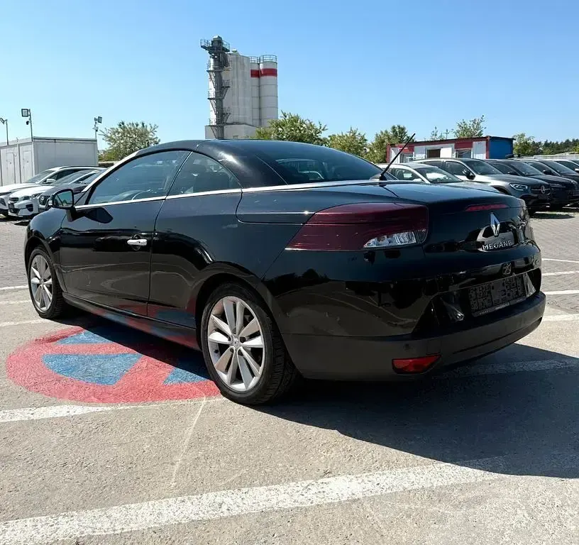 Gebraucht Renault Mégane Cabriolet Dynamique 110 PS (80 kW) 2011 Schwarz Cabrio