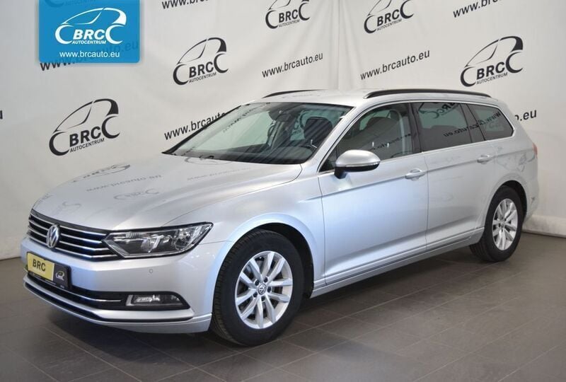 Silber Gebraucht 2019 VW Passat Kombi | 11.900 € (Superpreis) - Bild 1/4