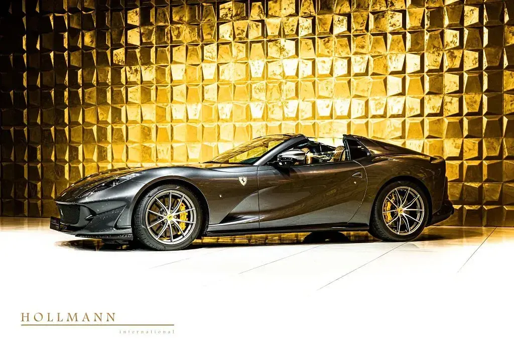 Gebraucht Ferrari 812 799 PS (587 kW) 2023 Grigio ferro metallic Cabrio