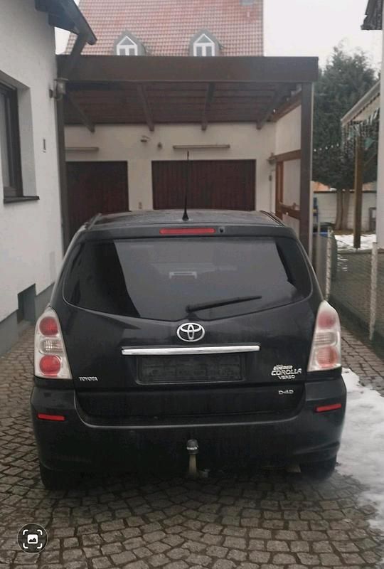 Schwarz Gebraucht 2008 Toyota Corolla Verso Van / Kleinbus | 2.000 € (Guter Preis) - Bild 1/4
