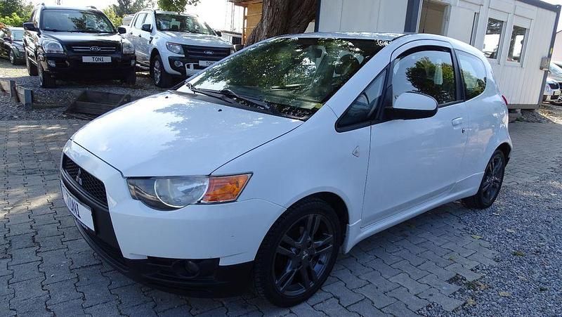 Weiß Gebraucht 2010 Mitsubishi Colt Kleinwagen | 1.490 € (Fairer Preis) - Bild 1/4