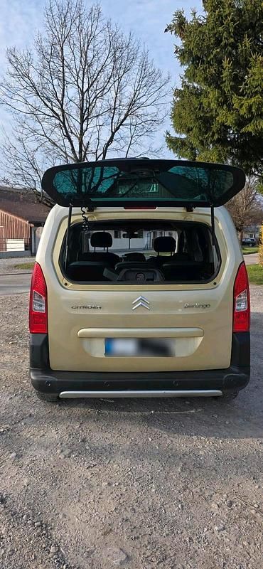 Gebraucht Citroën Berlingo XTR 109 PS (80 kW) 2009 Gold Van / Kleinbus