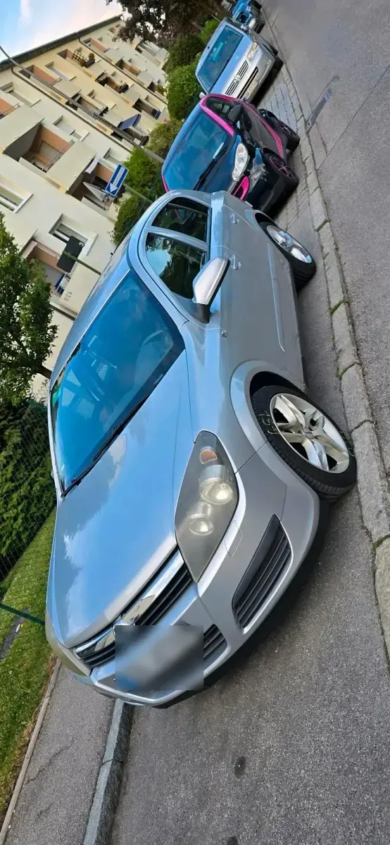 Używany Opel Astra 105 KM (77 kW) 2006 Szary Hatchback