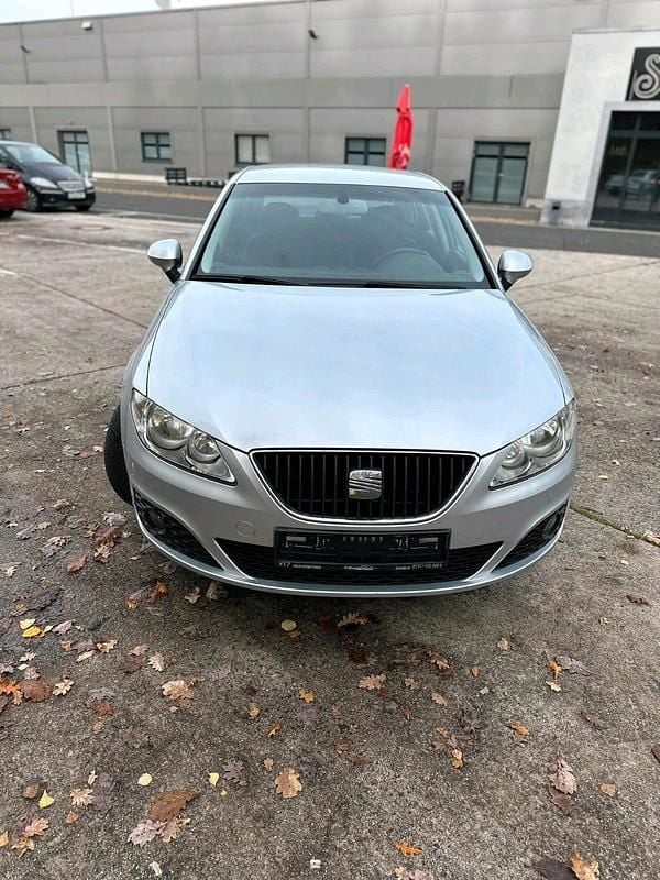 Grau Gebraucht 2025 Seat Exeo Limousine | 6.700 € - Bild 1/4