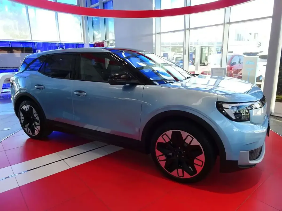 Nowe Ford Explorer Premium 125 kW (170 KM) 2026 Niebieski SUV
