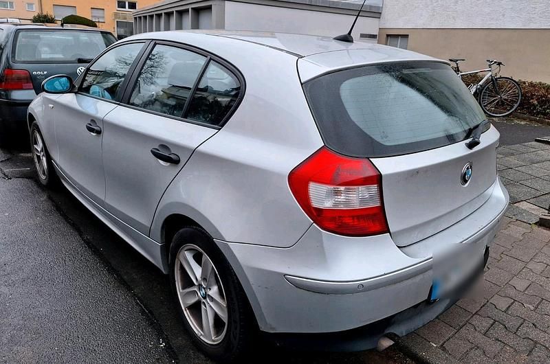 Silber Gebraucht 2005 BMW 116 Kleinwagen | 2.100 € (Guter Preis) - Bild 1/4