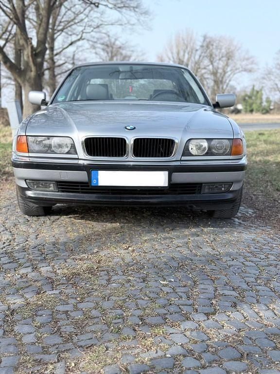 Gebraucht BMW 728 193 PS (141 kW) 1996 Silber Limousine