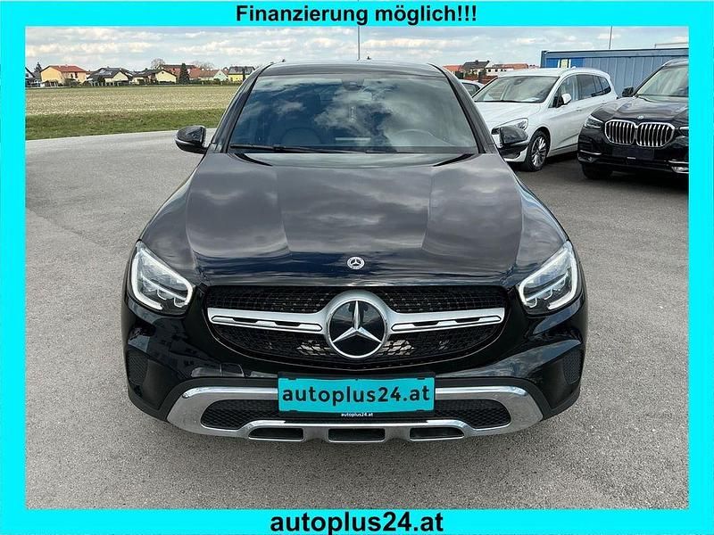 Gebraucht Mercedes GLC300e 211 PS (155 kW) 2021 Schwarz Coupé