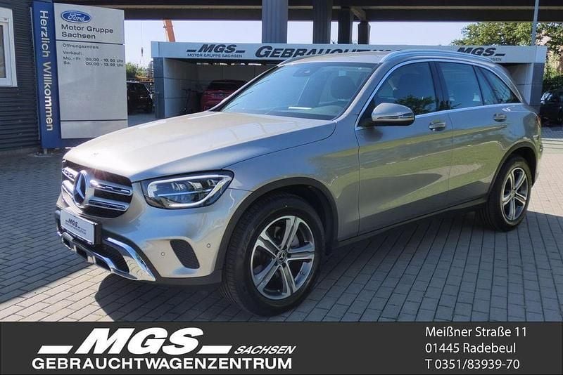 Mojavesilber metalliclack Gebraucht 2021 Mercedes GLC200 Business SUV | 37.950 € (Fairer Preis) - Bild 1/4