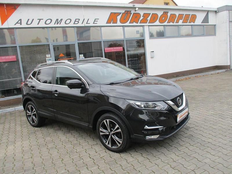 Schwarz Gebraucht 2019 Nissan Qashqai N-Connecta SUV | 16.900 € (Guter Preis) - Bild 1/4
