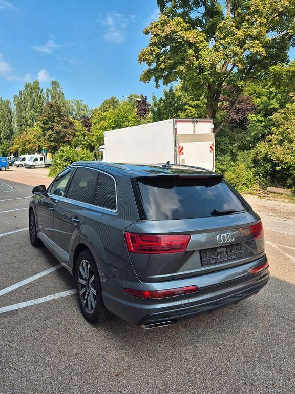 Gebraucht Audi Q7 Ambiente 272 PS (200 kW) 2016 Grau SUV