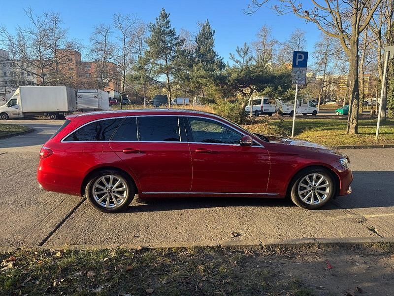 Gebraucht Mercedes E200 184 PS (135 kW) 2017 Rot Kombi