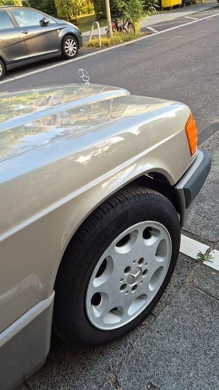 Gebraucht Mercedes 190 109 PS (80 kW) 1992 Braun Limousine