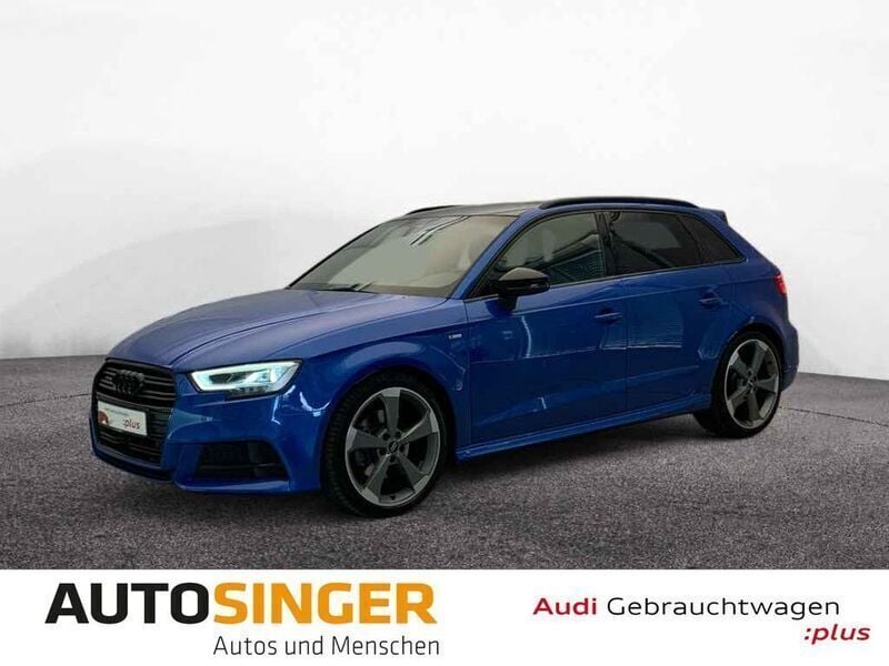 Blau Gebraucht 2019 Audi A3 Sportback S-Line Limousine | 26.880 € (Teuer) - Bild 1/4