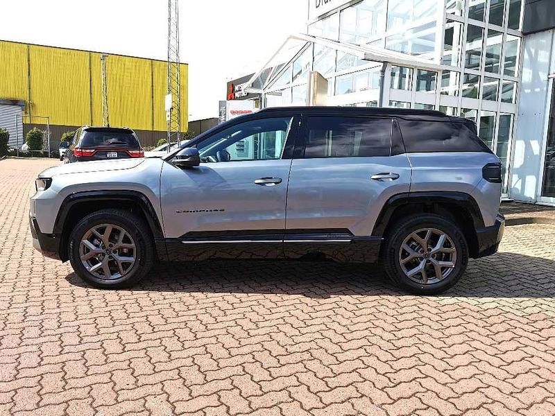 Neu Jeep Compass 145 PS (106 kW) 2026 Grau SUV