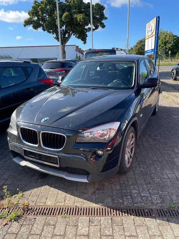 Schwarz Gebraucht 2010 BMW X1 SUV | 5.299 € (Fairer Preis) - Bild 1/4