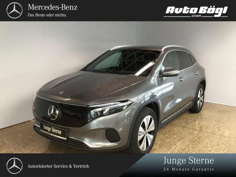 Lack mountaingrau (metallic) Gebraucht 2024 Mercedes EQA300 SUV | 34.689 € (Guter Preis) - Bild 1/4