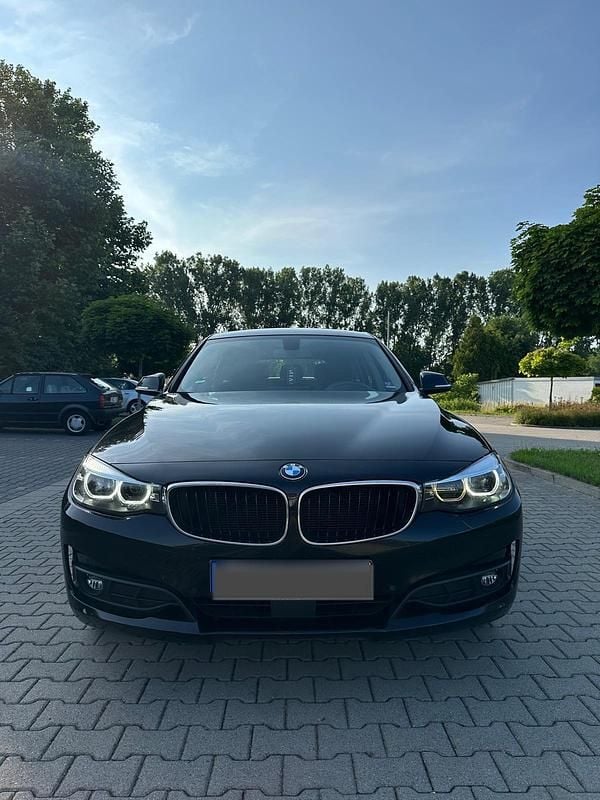 Schwarz Gebraucht 2018 BMW 320 Gran Turismo Advantage Limousine | 17.300 € (Fairer Preis) - Bild 1/4
