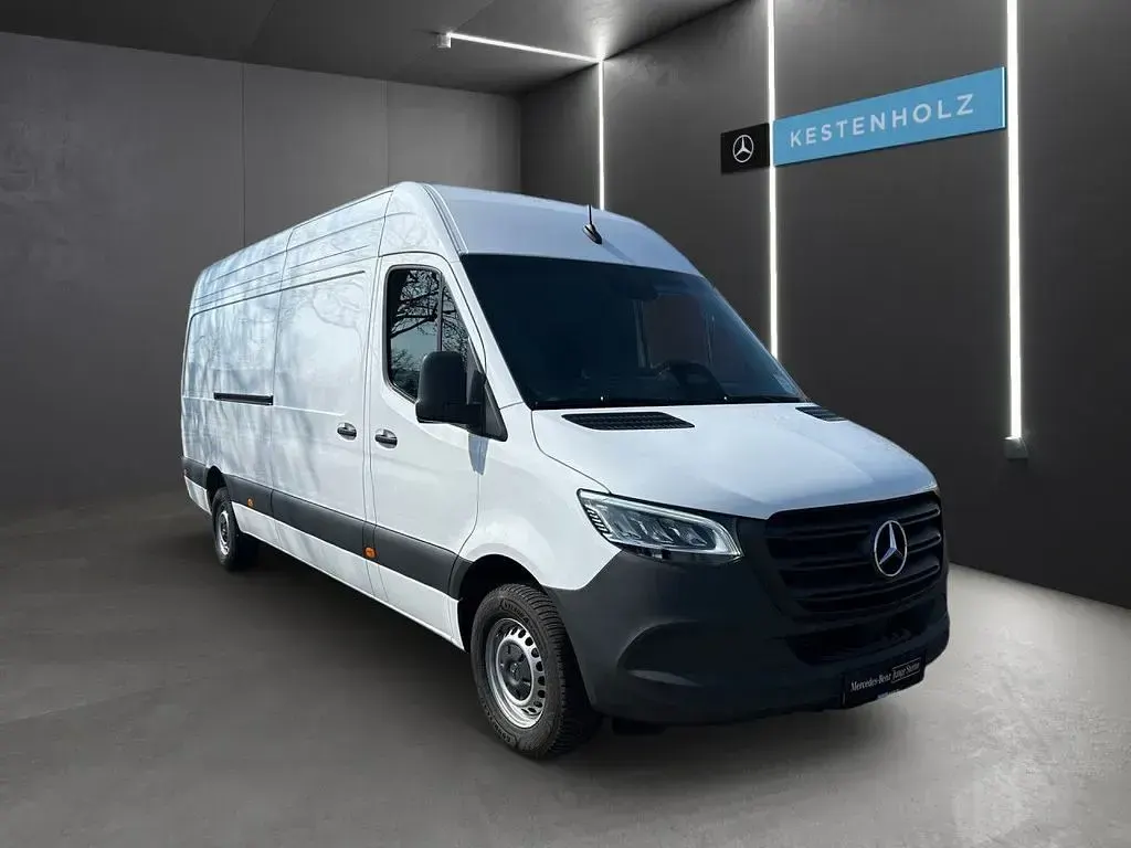 Używany Mercedes Sprinter 170 KM (125 kW) 2024 Biały Van