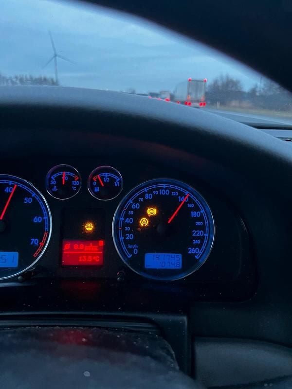 Gebraucht VW Passat 105 PS (77 kW) 2002 Silber Limousine