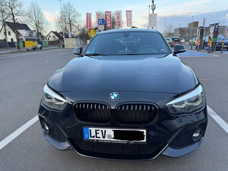 Schwarz Gebraucht 2017 BMW 120 Shadowline Kleinwagen | 14.500 € (Superpreis) - Bild 1/4