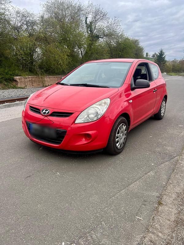 Gebraucht Hyundai i20 75 PS (55 kW) 2009 Rot Kleinwagen