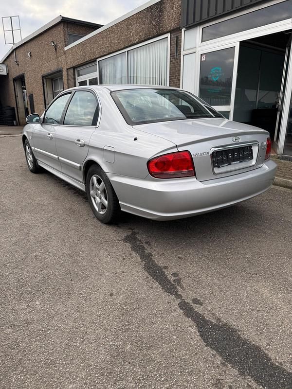 Gebraucht Hyundai Sonata GLS 173 PS (127 kW) 2005 Silber Limousine