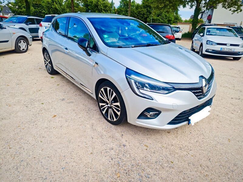 Silber Gebraucht 2019 Renault Clio IV Bose Edition Limousine | 15.000 € (Etwas zu teuer) - Bild 1/4