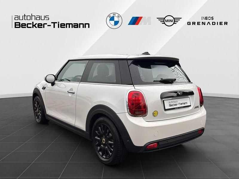 Gebraucht Mini Cooper SE Classic 135 kW (184 PS) 2023 Nanuq white Kleinwagen
