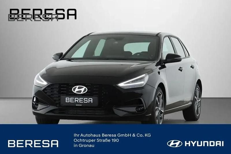 Abyss black / mic Gebraucht 2024 Hyundai i30 Advantage Limousine | 23.980 € (Etwas zu teuer) - Bild 1/1