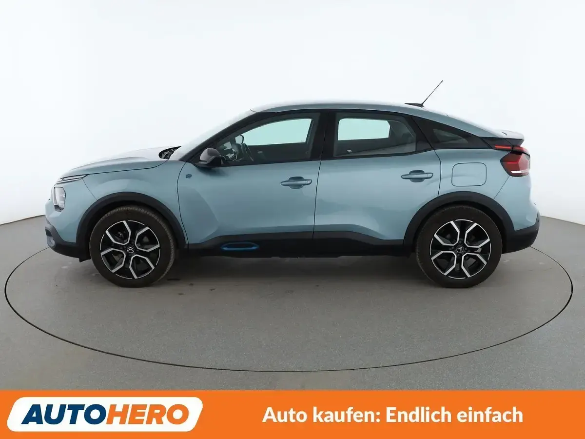 Gebraucht Citroën e-C4 Feel 100 kW (136 PS) 2022 Blau Limousine