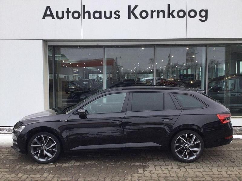 Gebraucht Skoda Superb SportLine 150 PS (110 kW) 2024 Schwarzmagicperleffekt (metallic) Kombi