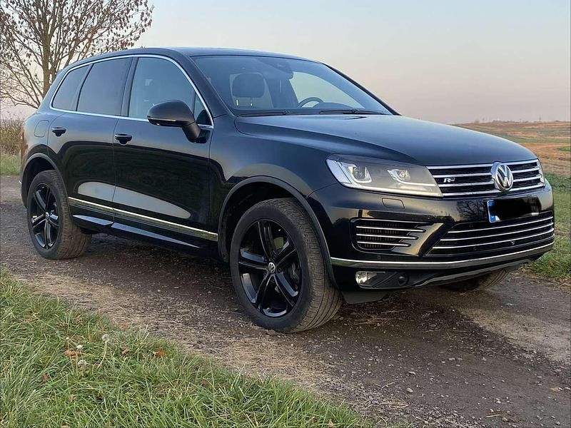 Schwarz Gebraucht 2017 VW Touareg R-line SUV | 26.000 € (Etwas zu teuer) - Bild 1/4
