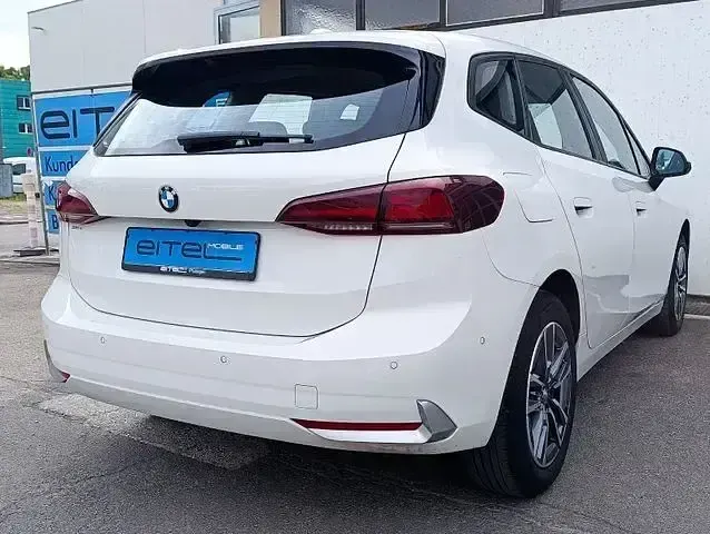 Gebraucht BMW 218 Active Tourer Performance 136 PS (100 kW) 2022 Weiß Van / Kleinbus