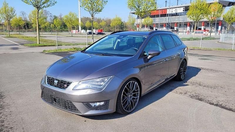 Usado Seat Leon ST FR 184 HP (135 kW) 2016 Cinzento Carrinha