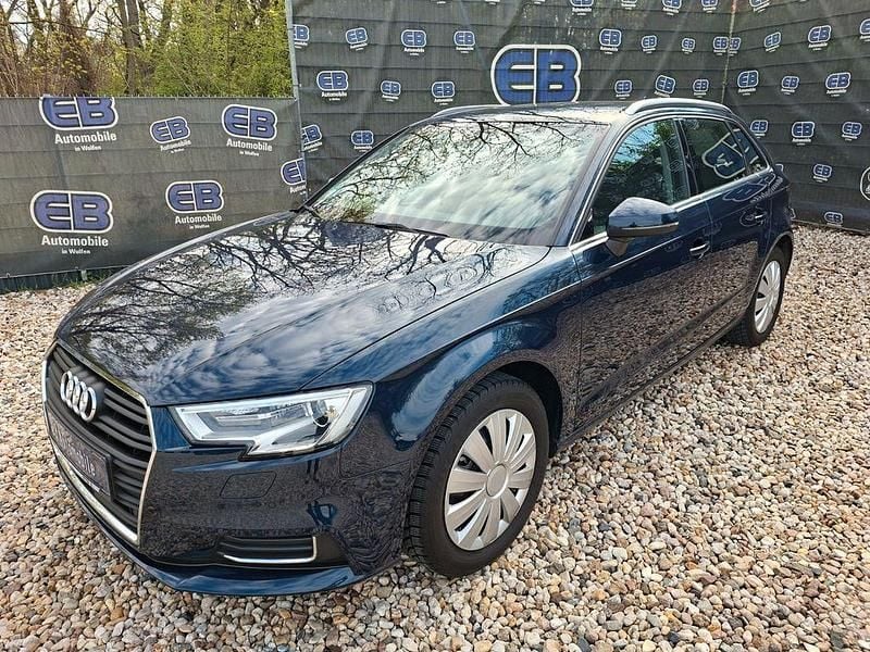 Second-hand Audi A3 Design 150 CP (110 kW) 2018 Albastru Berlinǎ
