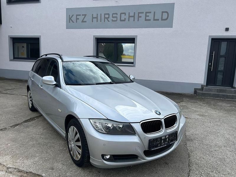 Gebraucht BMW 318 143 PS (105 kW) 2009 Silber Limousine