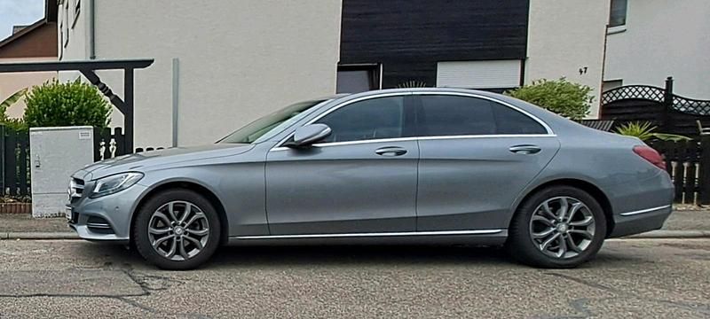 Silber Gebraucht 2015 Mercedes C200 Limousine | 14.499 € (Superpreis) - Bild 1/4