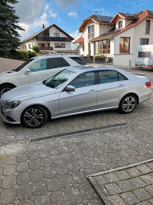 Silber Gebraucht 2014 Mercedes E350 Avantgarde Limousine | 18.000 € (Superpreis) - Bild 1/4